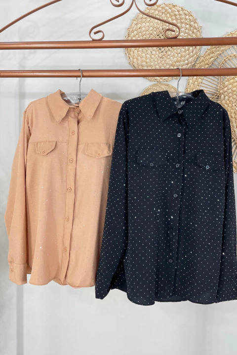 Camisa com Aplicações em stras