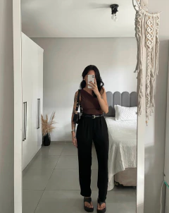 Calça Cenoura na internet