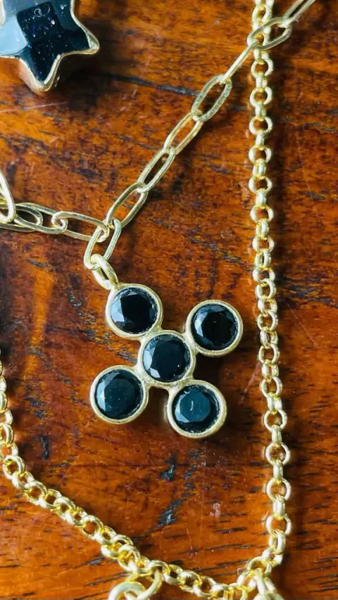 Cruz Zircon (no se vende solo)