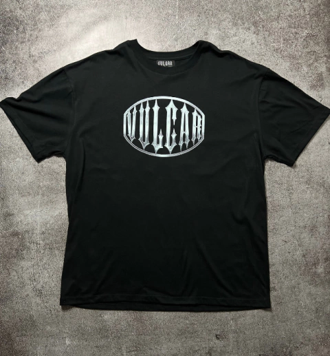 Oversize "MANTENIENDOSE VULGAR" - comprar online