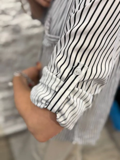 Camisa Rayada Liviana - La Fábrica de Mess