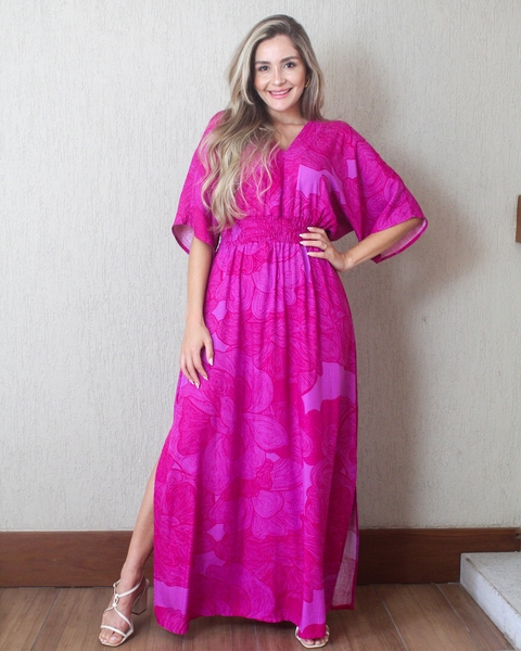 Vestido longo Flare rosa com estampa de flores maxi, modelo soltinho, com cintura marcado com lastex .ótimo caimento