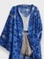kimono longo manga flare estampa azul do céu com frisos dourados - ninajo jolie rj