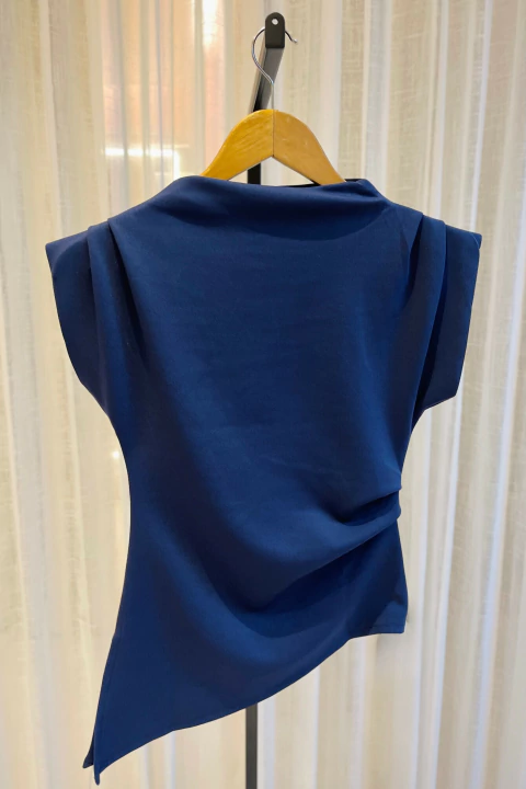 Blusa Assimétrica Crystal - comprar online