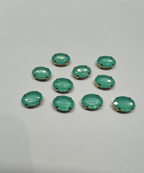 CHATON ENGRAMPADO DOURADO OVAL COM PEDRA VERDE ÁGUA