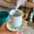 CONJUNTO 2 XÍCARAS DE PORCELANA DE CAFÉ COM CAIXA PARA PRESENTE | COLEÇÃO FLORES na internet