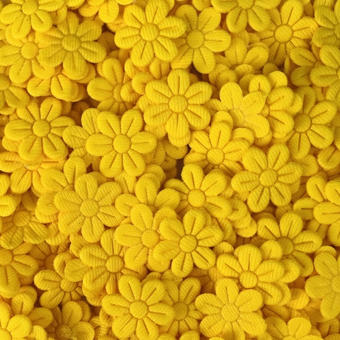 Flor Prensada Amarelo Forte (20mm) - 25 Unidades