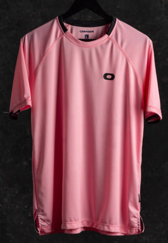 REMERA HOMBRE M-C DRY FIT MANGA RANGLAN BOSS ROSA (A10646)