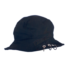 GORRO PILUSO NEGRO LISO CON ARITOS