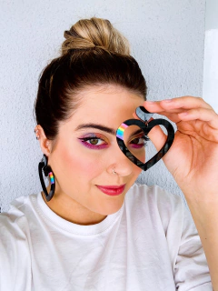 brincos dark rainbow heart - loja online