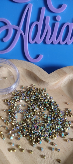 Strass Resina cristal furta cor 2MM na internet
