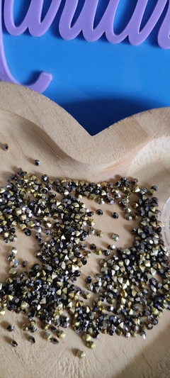 Strass Resina cristal Black Diamond 2MM - Atelier Adriartes