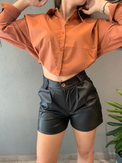 0188 SHORT CUERO HG en internet