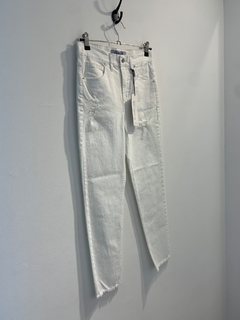MOM BLANCO CON ROTURAS ECCOMICUA