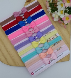 Laço mini gravatinha dupla com meia pérola. - comprar online