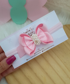 Laço mini amora com pérolas bordadas