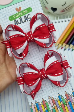 Laço mini amora com gravatinha escolar. na internet