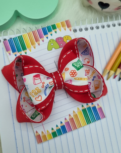 Laço boutique com gravatinha escolar. - Laços da doce Anne