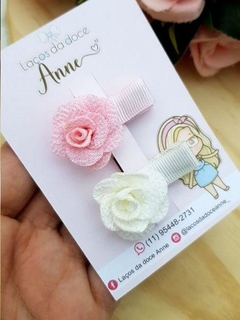 Parzinho rosa de tecido.