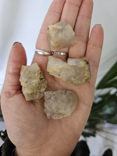 Quartzo rutilado bruto