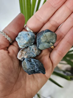 Apatita azul bruta na internet