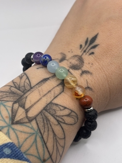 Pulseira 7 chakras com pedra vulcânica - comprar online