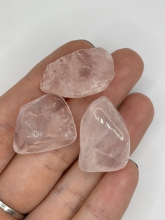 Quartzo rosa rolado - comprar online