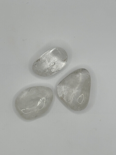 Quartzo cristal transparente rolado na internet