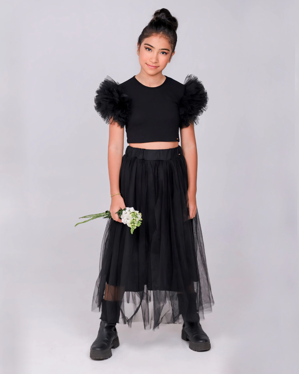Cropped de Ribana Preto com Mangas Volumosas de Tule