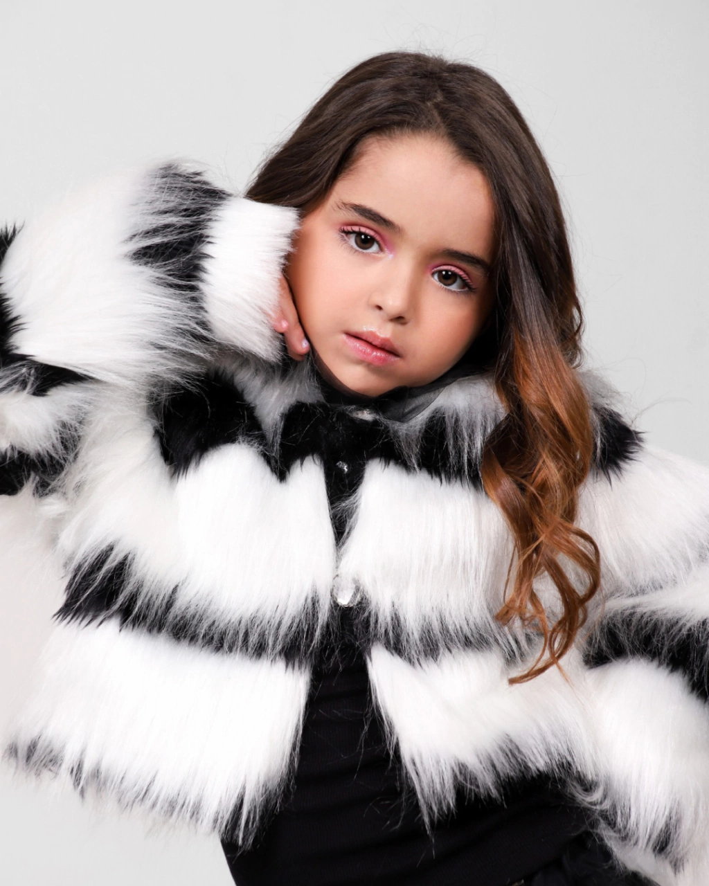 Casaco de Pelúcia Preto e Branco Cruella