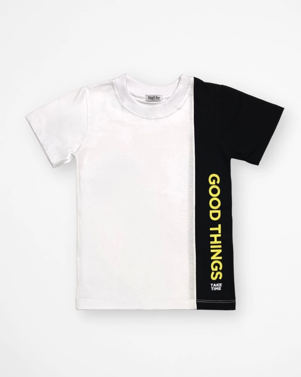 Camiseta Preta e Branca “GOOD THINGS”