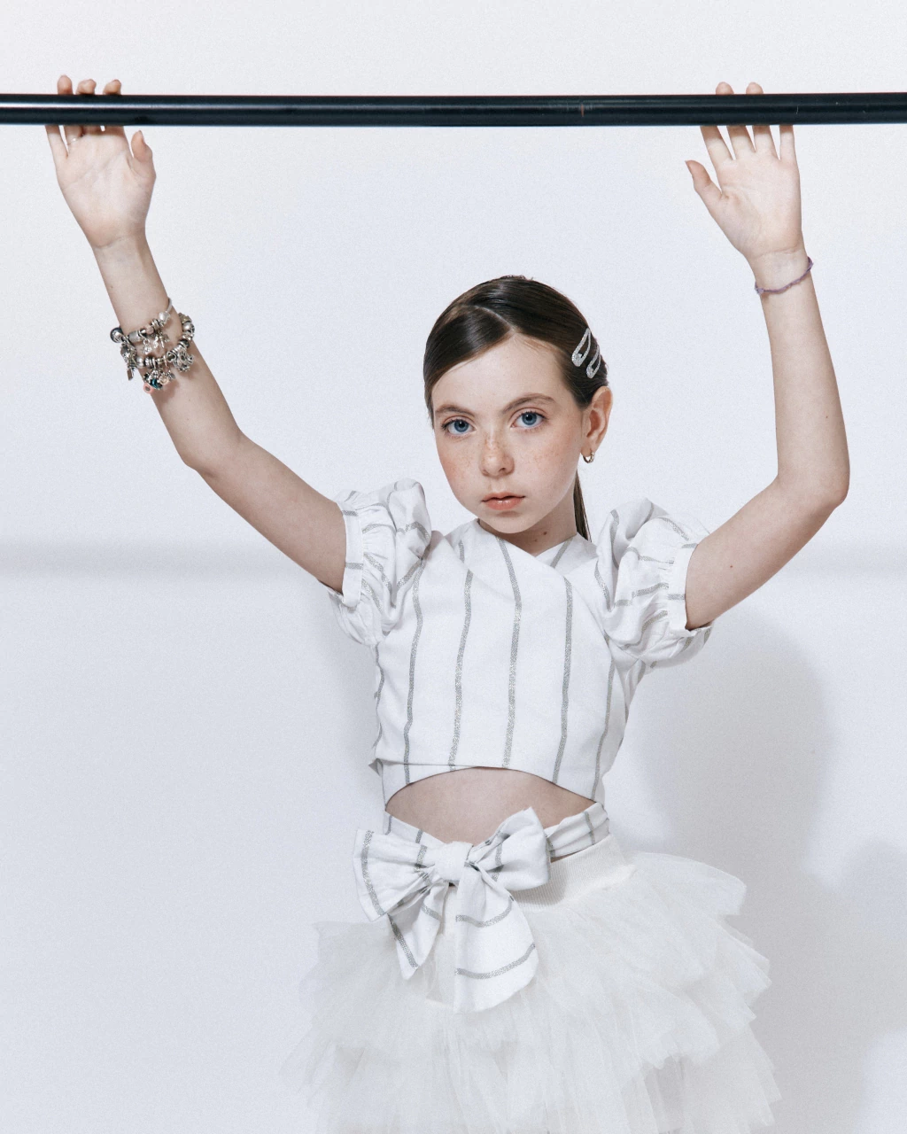 Blusa Off White com Listras Douradas