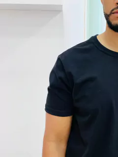 Camiseta Algodão Peletizado Preto - comprar online