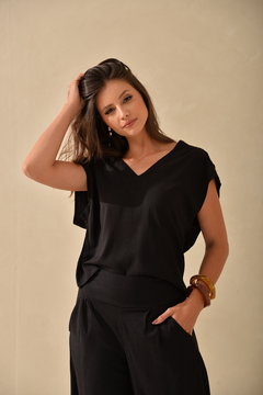 Blusa Decote V c/ Prega na internet