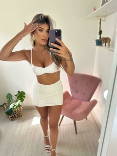 SHORTS SAIA TRIÂNGULO ALFAIATARIA na internet