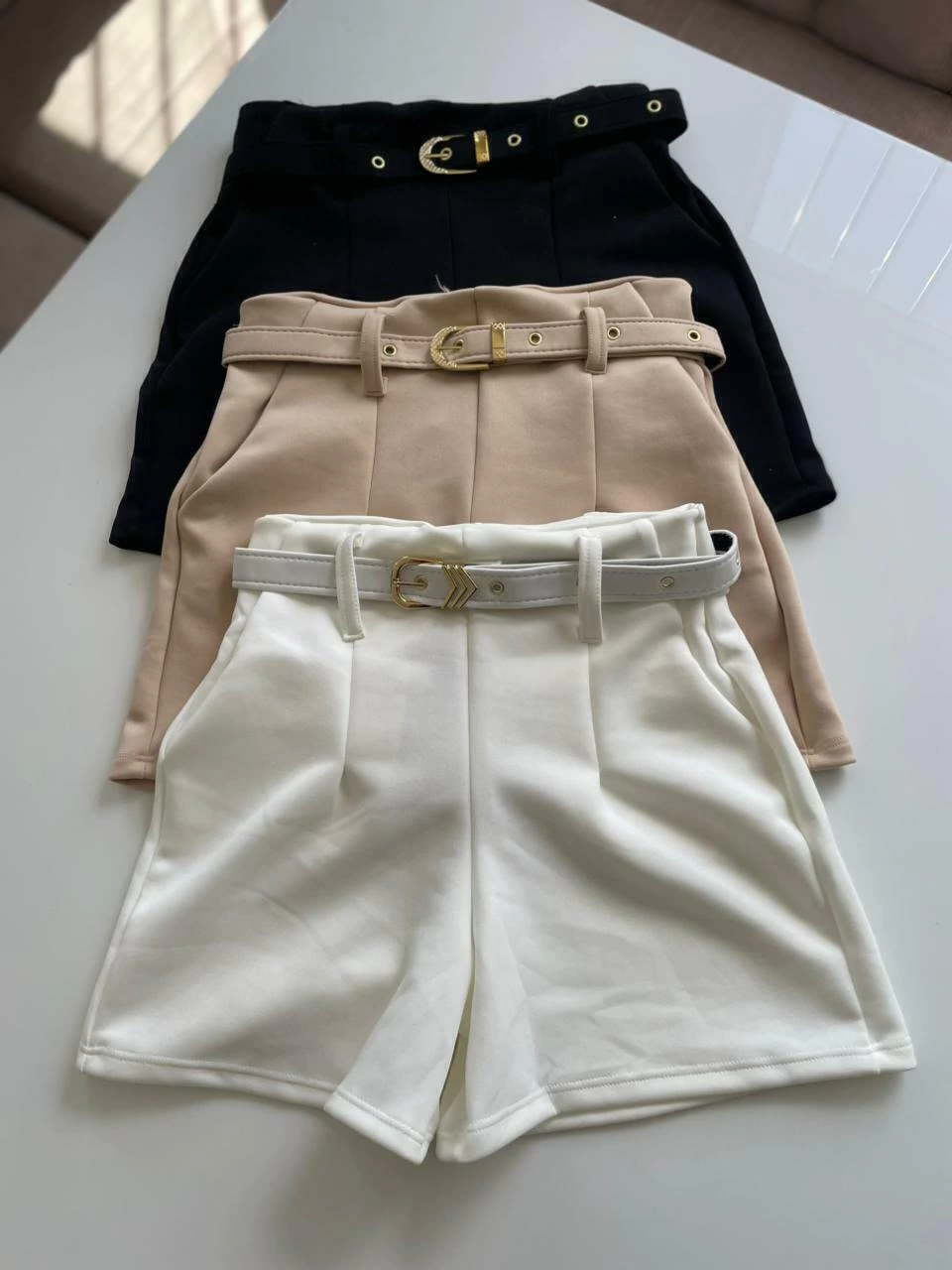 Short social Luna