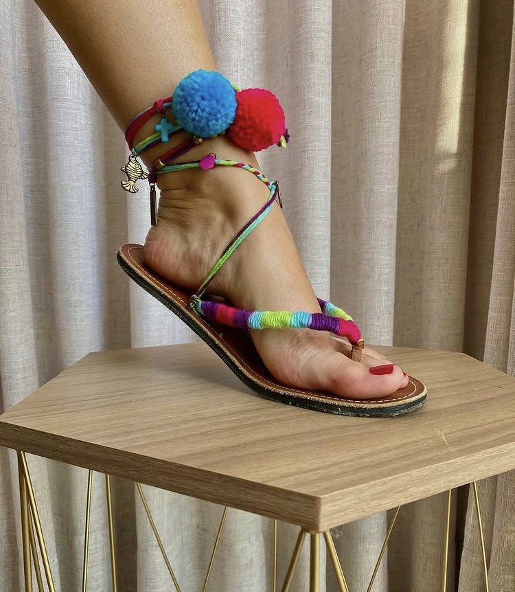 Sandália colorida