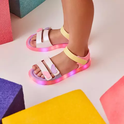 Sandália de Led Infantil Pampili Lulli Borboleta Colorida