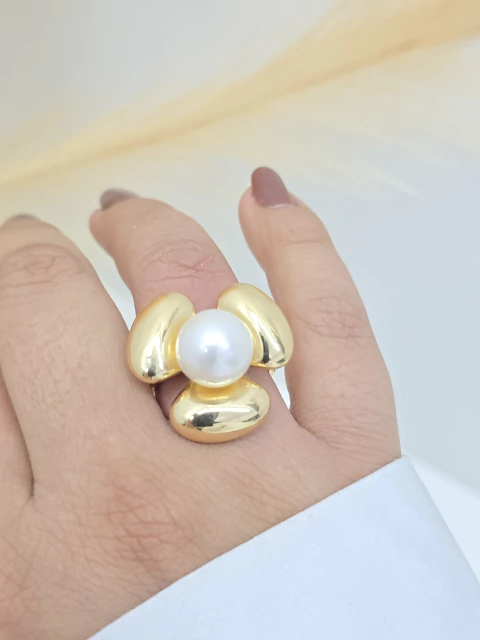 Anel folheado a ouro 18k flor pérola