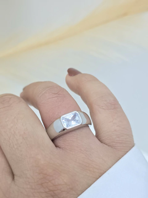 Anel folheado a prata quadrado ponto de luz