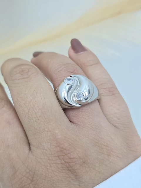 Anel folheado a prata símbolo Yin-Yang