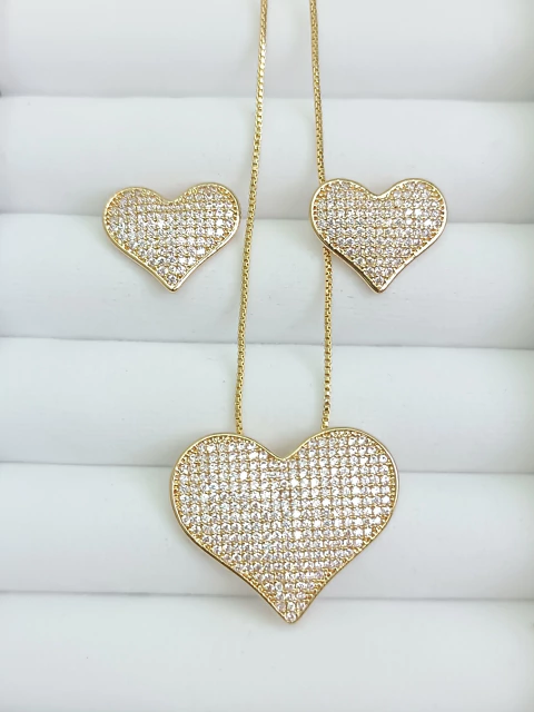 Conjunto folheado coração cravejado