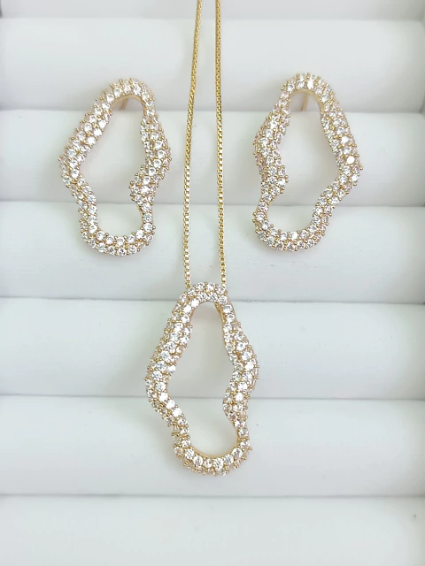 Conjunto folheado orgânico cravejado