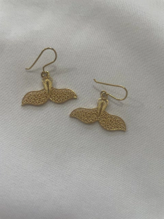 Aretes cola de ballena medianos - comprar online