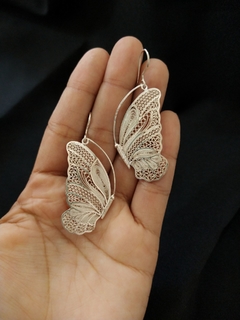 Aretes media mariposa en plata Ley 950. - comprar online