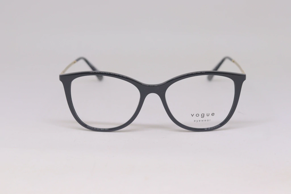 D VOGUE PRETA E DOURADA- VO 5562 W44 54X17 140