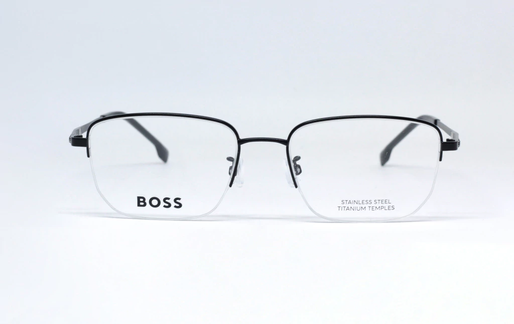 D HUGO BOSS PRETO 1675/F 003 145 54X18