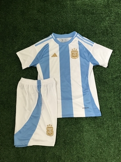 Conjunto Infantil Argentina I 2024/25 na internet