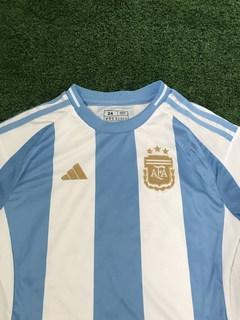 Conjunto Infantil Argentina I 2024/25 - Santa Sports | Artigos esportivos