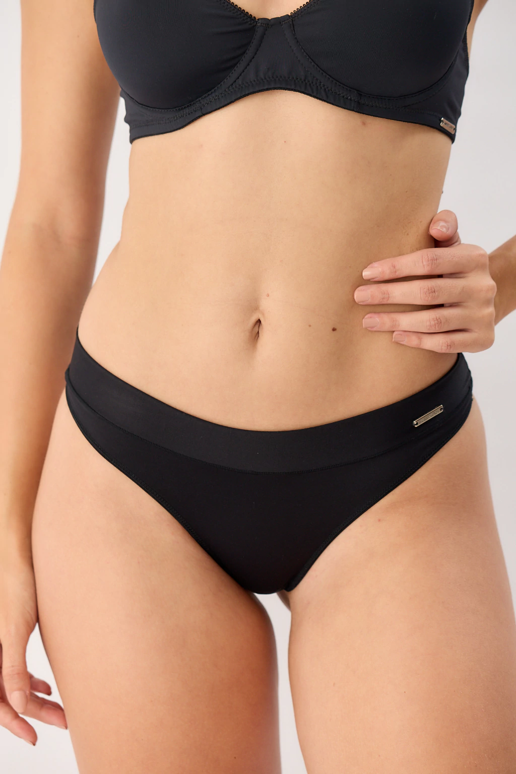 Bombacha colaless con cintura 230-77 Negro Amanda Sweet Lady